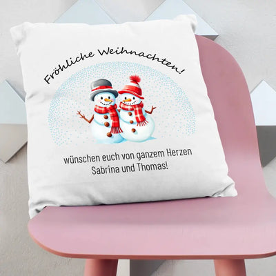 Kissen "Fröhliche Weihnachten mit Schneemännerpärchen" personalisiert mit Wunschtext