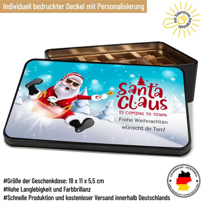 Geschenkdose mit Pralinen personalisiert mit Wunschtext „Santa Claus is coming to Town“