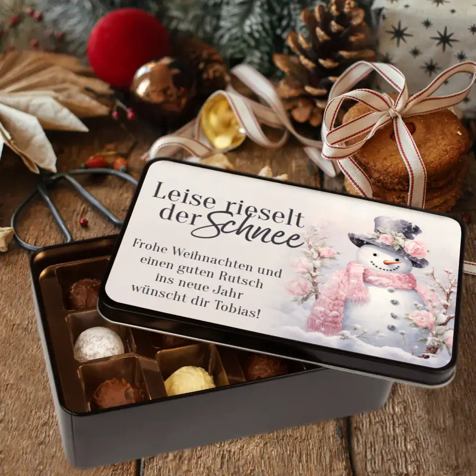 Geschenkdose mit Pralinen personalisiert mit Wunschtext „Leise rieselt der Schnee“