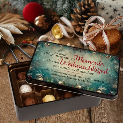 Geschenkdose mit Pralinen personalisiert mit Wunschtext „Die gemeinsamen Momente die die Weihnachtszeit so wundervoll machen“