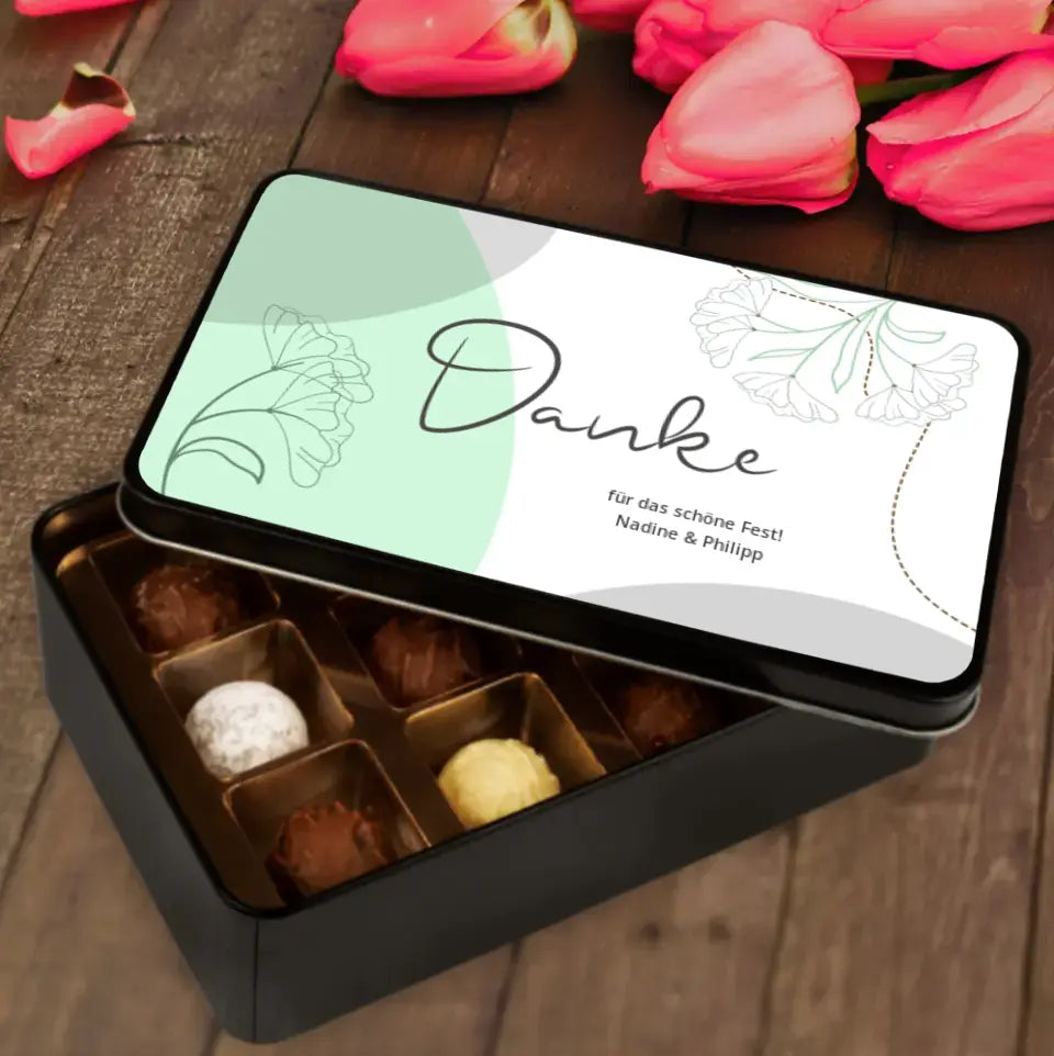 Geschenkdose mit Pralinen personalisiert mit Wunschtext „Danke“ mintgrün