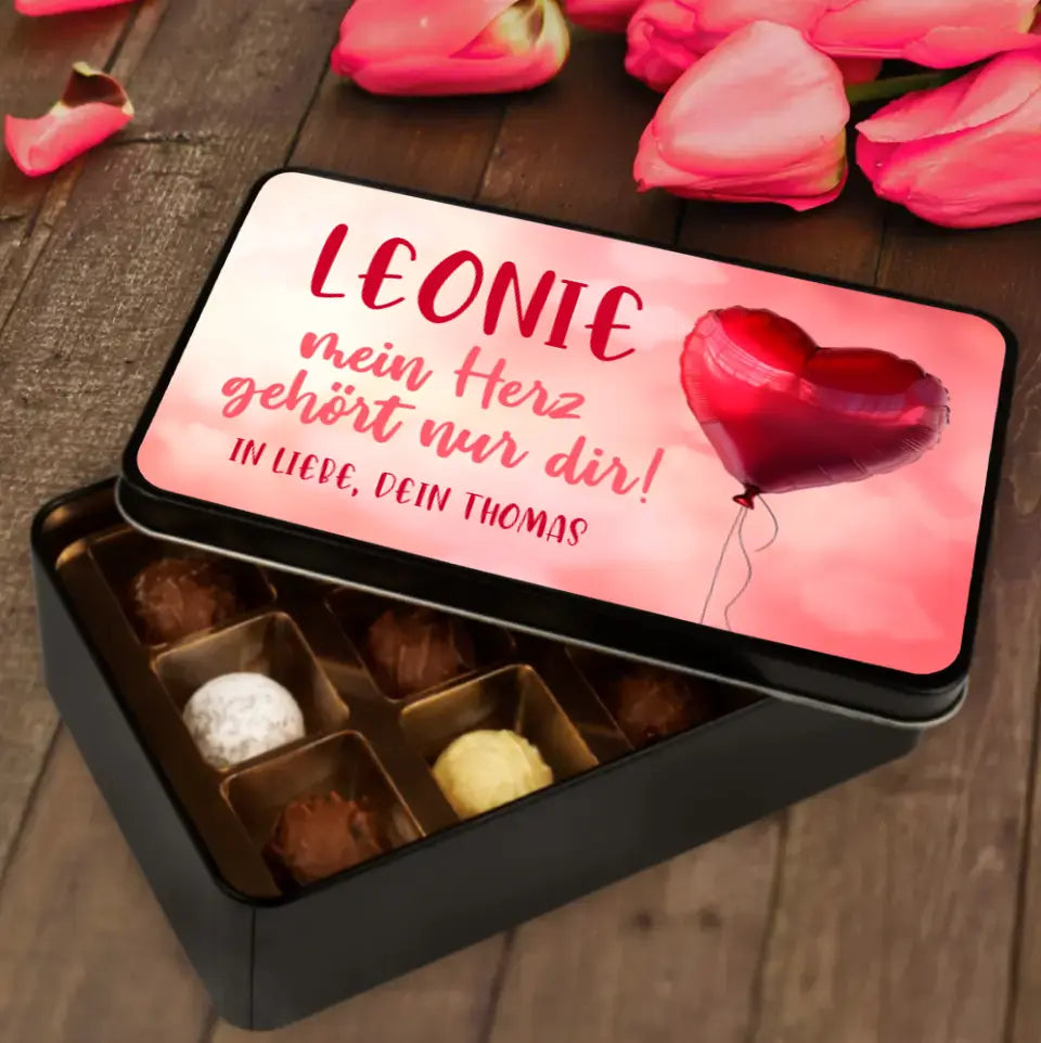 Geschenkdose mit Pralinen personalisiert „Mein Herz gehört nur dir!" mit Wunschtext