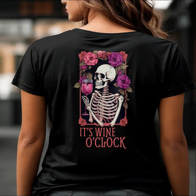 T-Shirt "It's wine o'clock" mit anpassbarem Druck