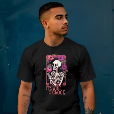 T-Shirt "It's wine o'clock" mit anpassbarem Druck