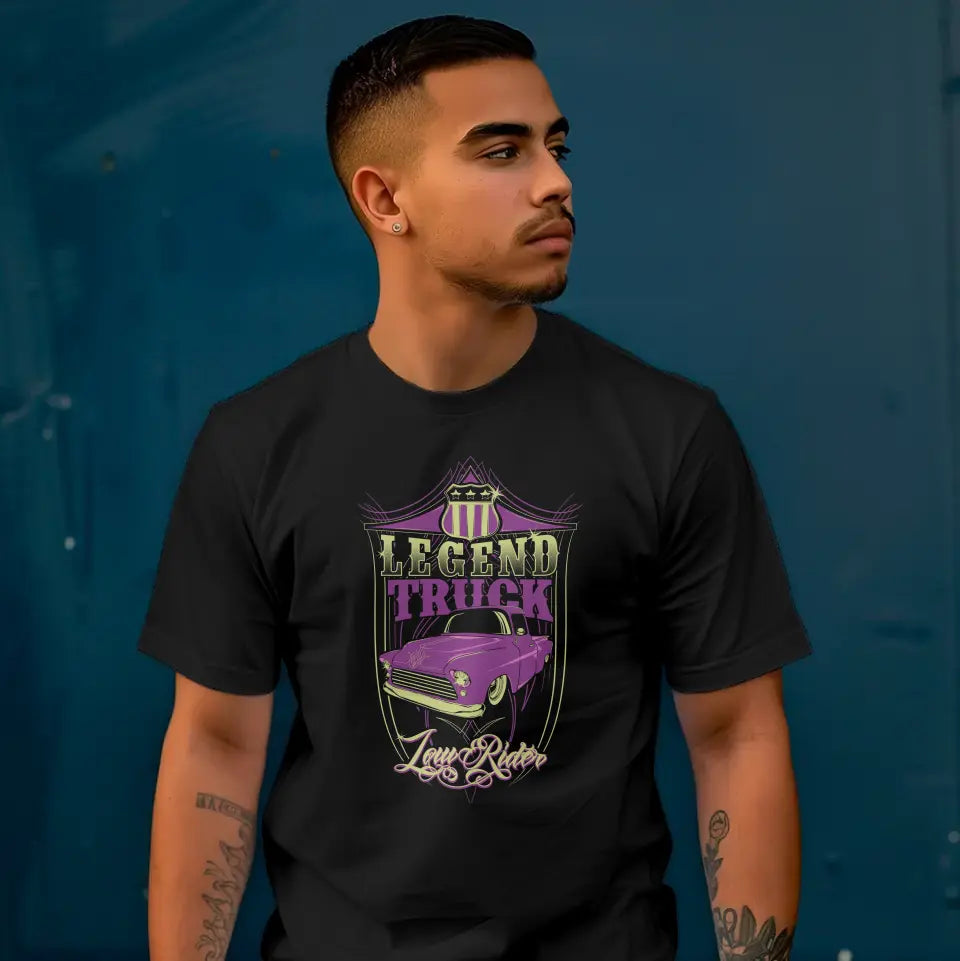 T-Shirt "Legend Truck - Low Rider" mit anpassbarem Druck