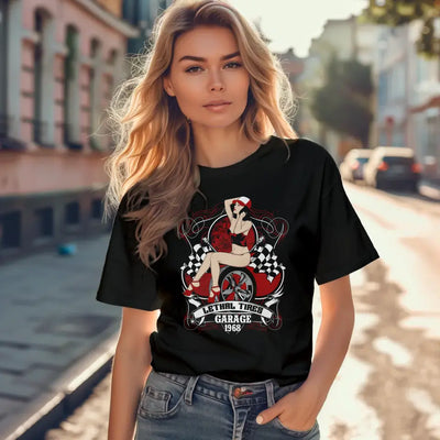 T-Shirt "Lethal Tires Garage 1968" mit anpassbarem Druck