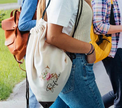 Sportbeutel "Anfangsbuchstaben mit Blumen" mit Wunschnamen